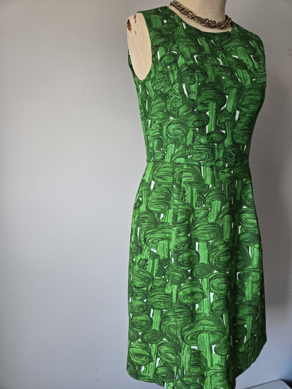 Prairie New York Green Abstract Mushroom Print Sleeveless Midi Dress. Size M - Picture 2 of 11